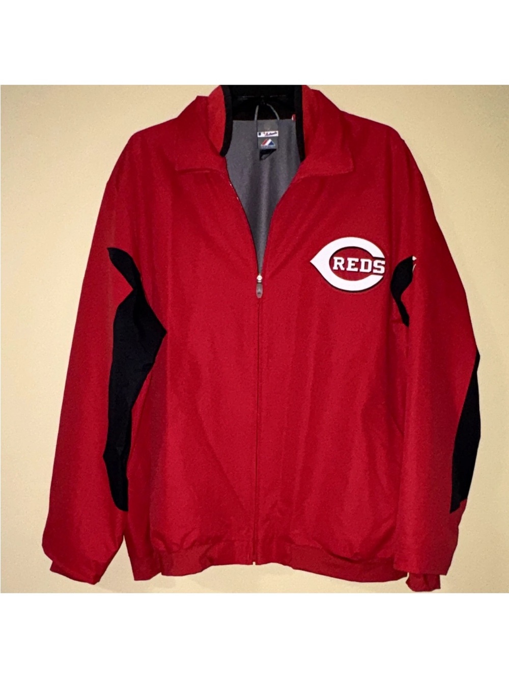 Majestic Cincinnati Reds Red and Black Full-Zip Windbreaker